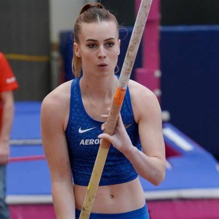Maria Gherca giving us a side view of her pole vaulter ass. Hottest