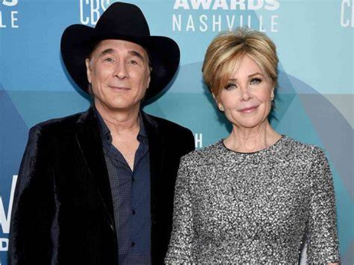 Meet Clint Black's Wife, Lisa Hartman Black