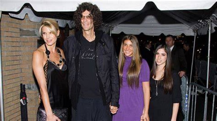 Meet His 3 Kids Ashley, Emily, & Deborah Hollywood Life Breaking