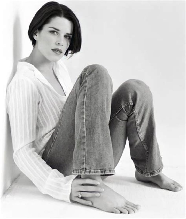 Neve Campbell Feet (6 photos) feet.wiki