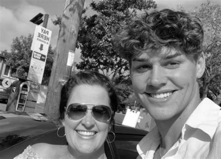 Noah Beck Parents Where Are They From? Family And Siblings