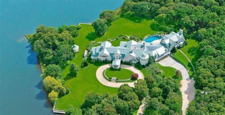 Once Asking 95 Million, Stewart Rahr’s Waterfront Hamptons Estate