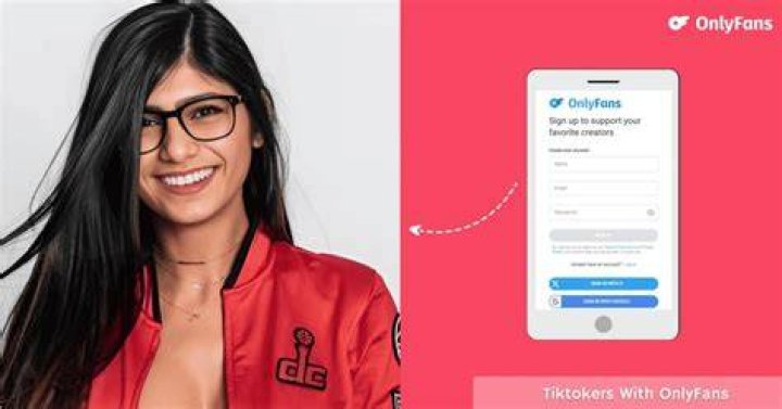 OnlyFans Girl Shows Up to Raiders Game Following Hook Up Rumors With