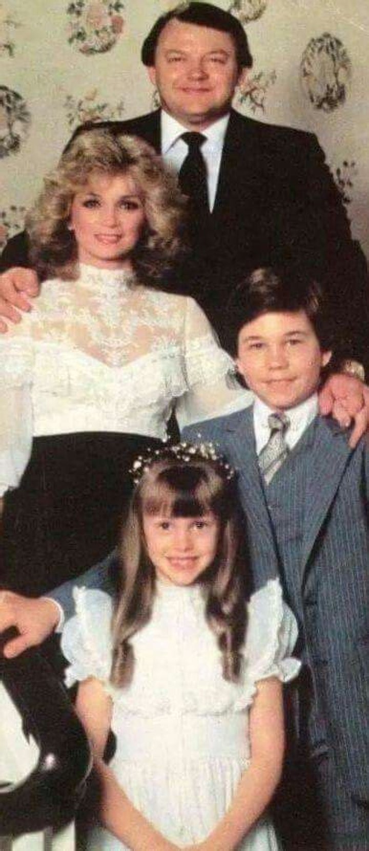 Pin by Penelope Miles on Nancy grace and her twins Nancy grace, H.e.r