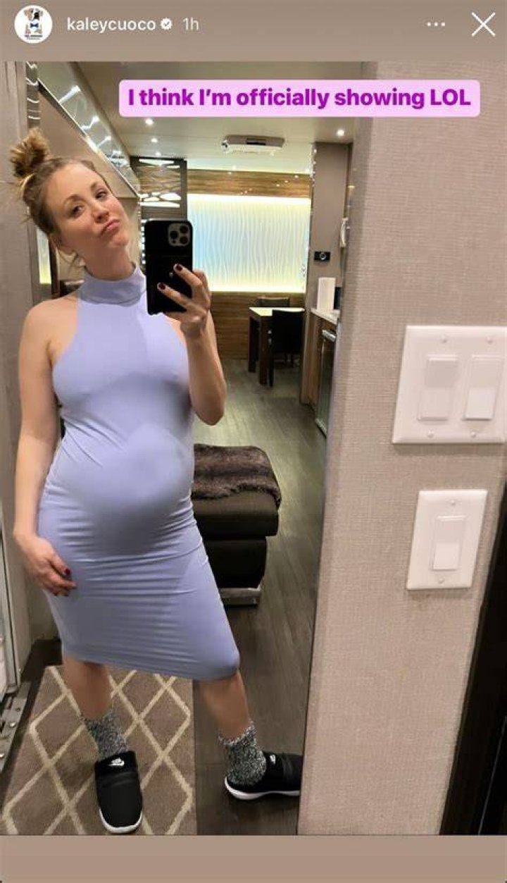 Pregnant Kaley Cuoco Shares Note Showing How 'Best Baby Daddy' Tom