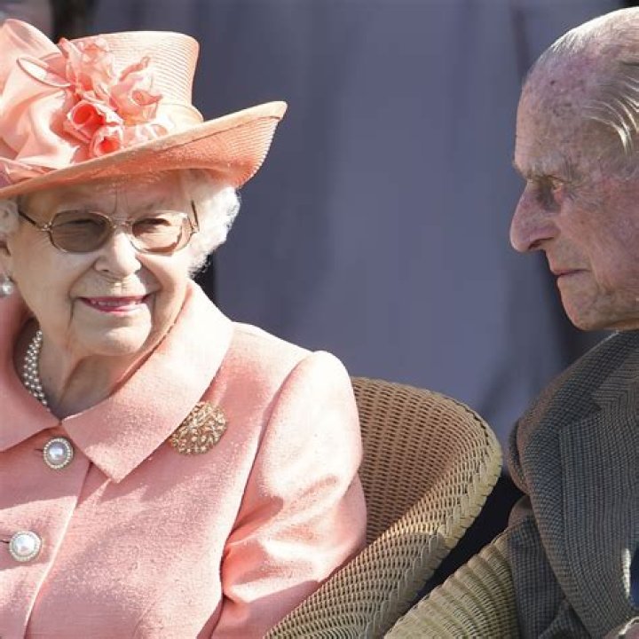 Queen Elizabeth II Age, Husband & Children Biography