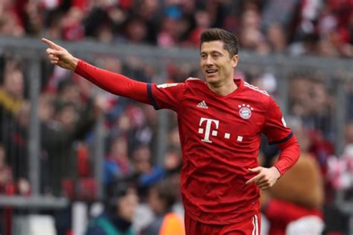 Robert Lewandowski Bio Age Career Wife Kids Net Worth vrogue.co