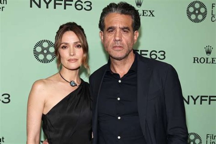 Rose Byrne and Husband Bobby Cannavale at Bondi Beach 02/07/2019