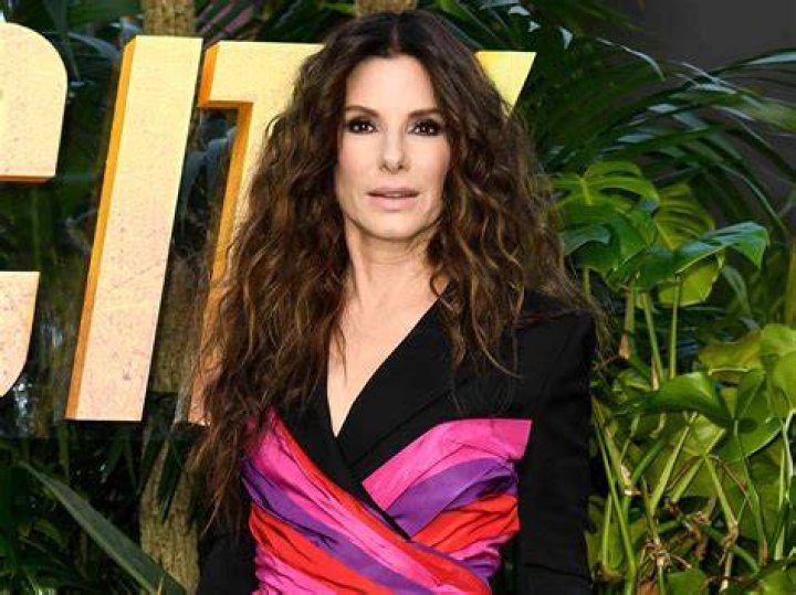 Sandra Bullock ‘Grateful’ for Support After ‘Heartbreaking’ Death of