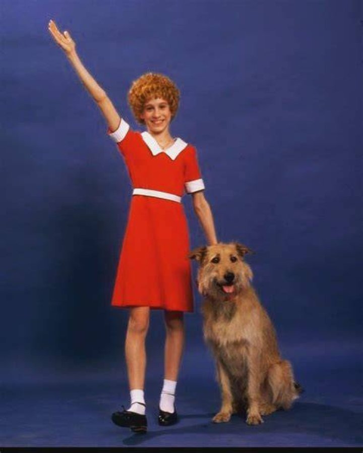 Sarah Jessica Parker as Annie w. Sandy in a scene from the Broadway
