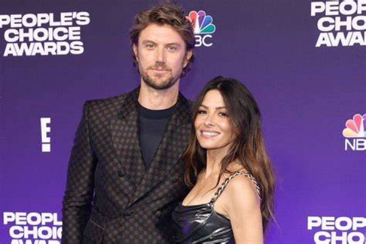 Sex/Life&rsquo;s Sarah Shahi and Adam Demos just made their red carpet debut
