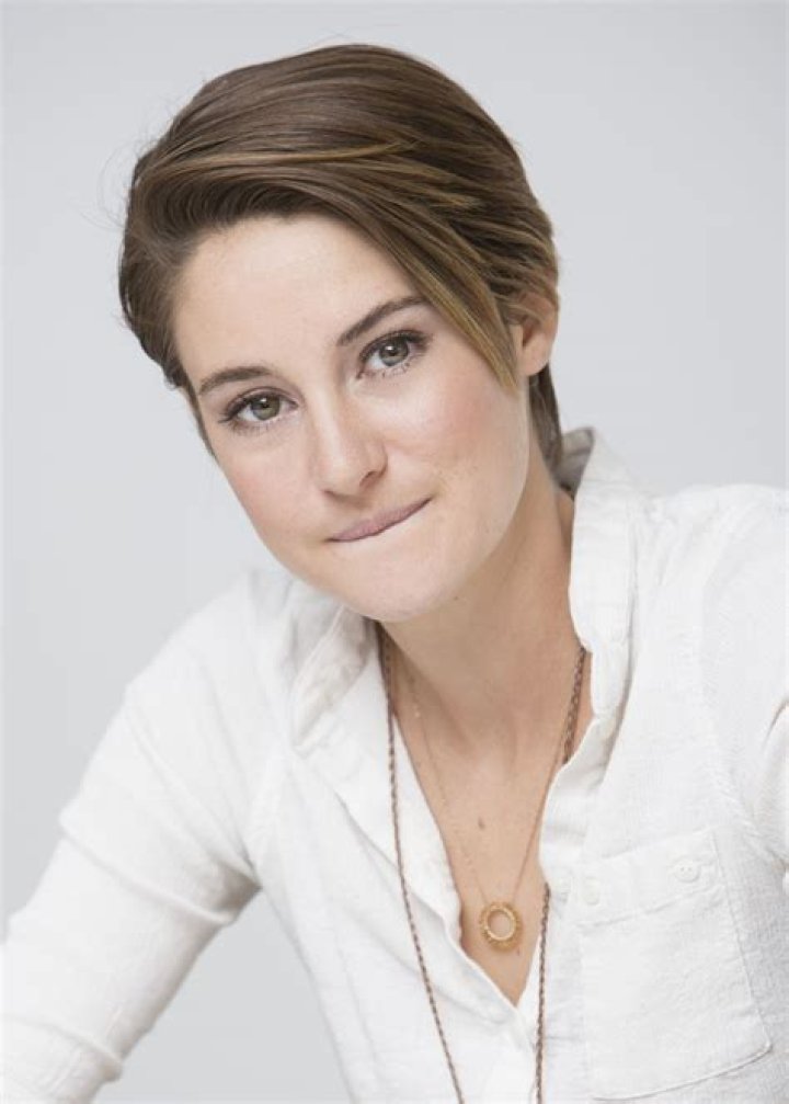 SHAILENE WOODLEY Divergent Portraits at the Four Seasons Hotel