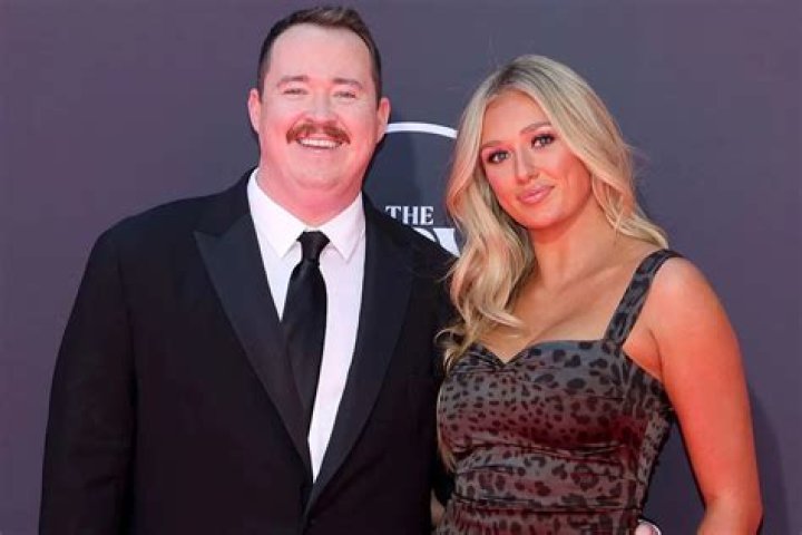 Shane Gillis Girlfriend Who Is He Dating Now? Whizzherald