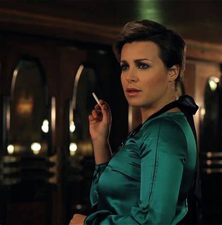 Smoking Celebs Click image to close this window
