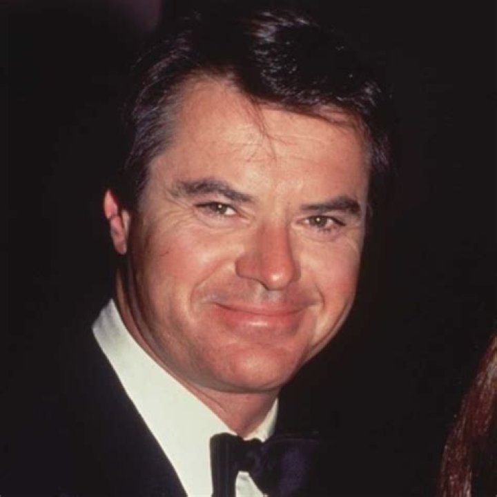 SwashVillage Robert Urich Biografie