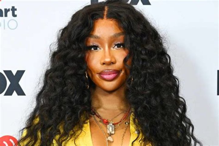 SZA net worth What is the fortune of the singer and mental health