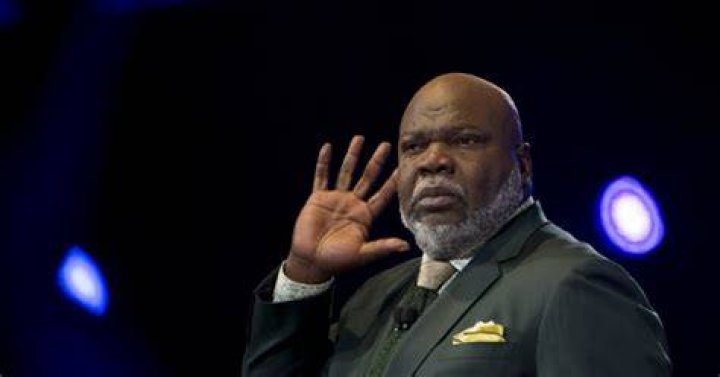 T.D. Jakes Roasted for Choice of Preaching Attire Complex