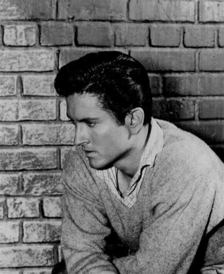 The Tragic Demise Of Drew Scott: Uncovering The Mystery Behind His Death