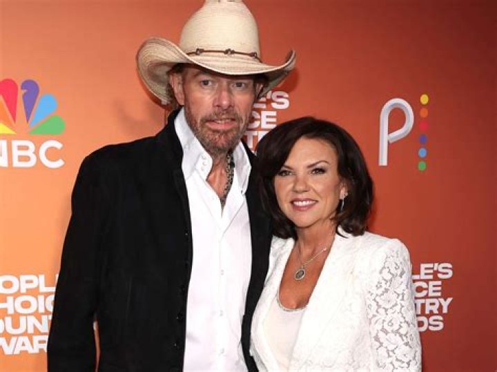Toby Keith&rsquo;s Wife Remains by His Side through Chemo They Met When He