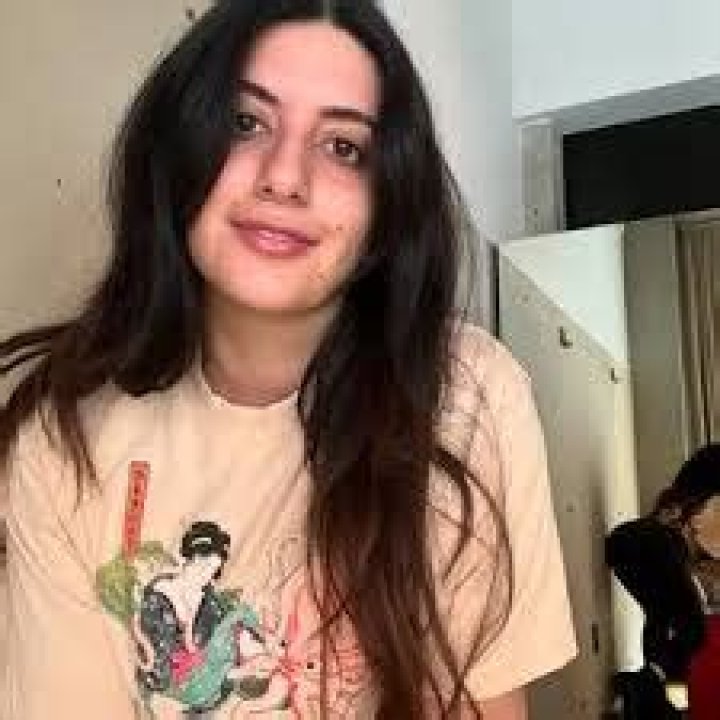 Venezuela Bio, Body Measurements, Net Worth, Relationship, Career