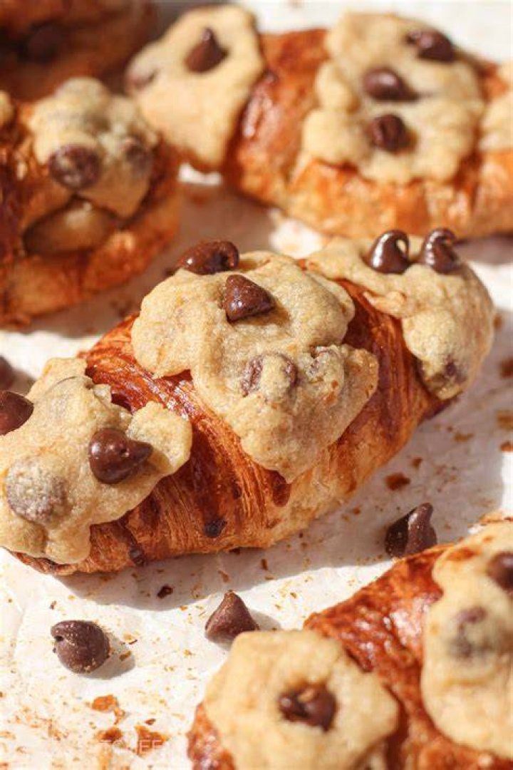 Viral Cookie Croissant (Le Crookie)
