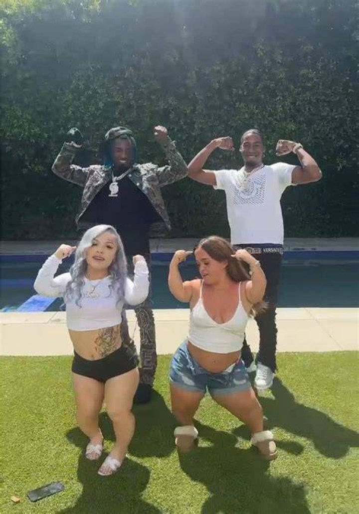 Watch Kelsey and Dabb Video Fan Bus Got Leaks Full Videos — Kelsey and
