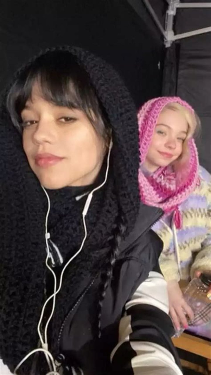 Wednesday Mog Battle Jenna Ortega vs Emma Myers Men's