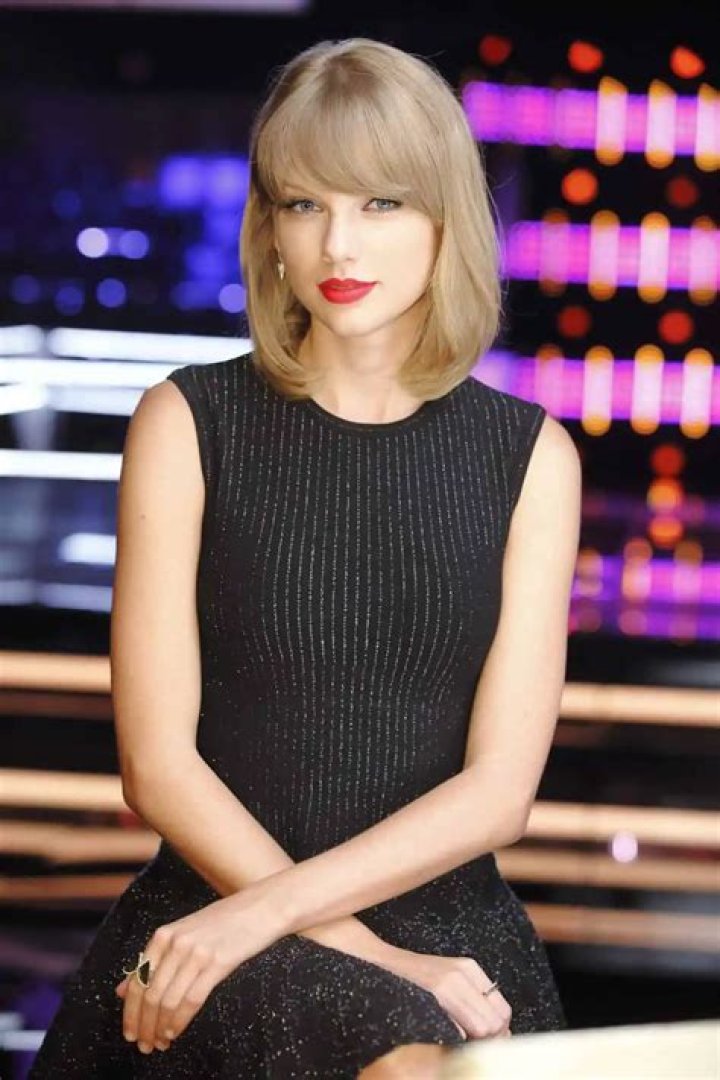 What Bra Size Is Taylor Swift? TheBetterFit