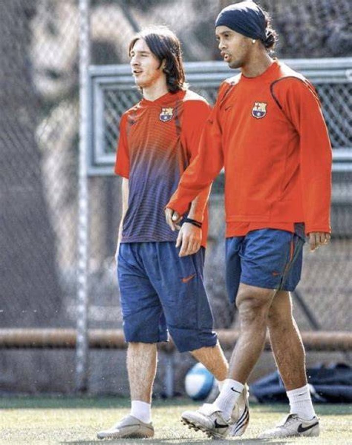 What is Ronaldinho Gaúcho Height? How tall is Ronaldinho Gaúcho