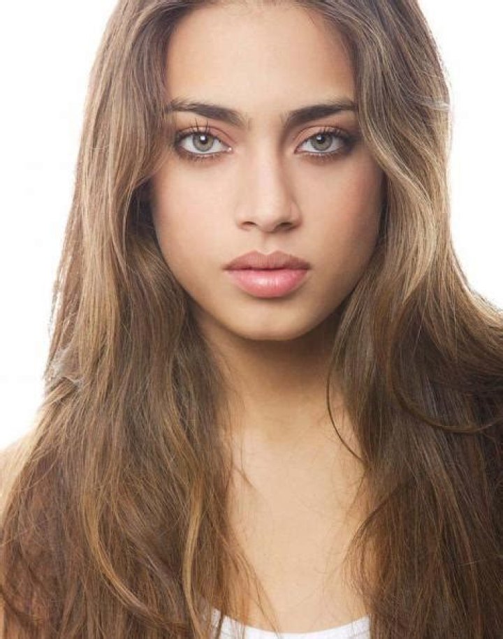 Who is Actress Laura Archbold? Her Height, Age, Bio & More