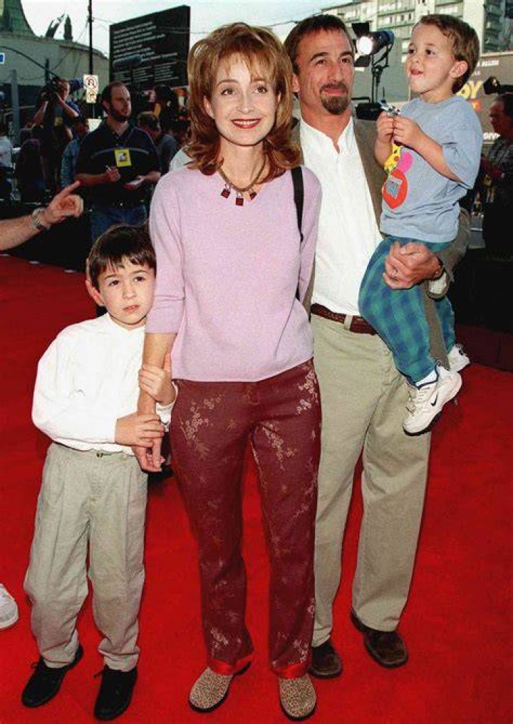 Who is Annie Potts Spouse? Meet All Four of Her Past and Current Partners