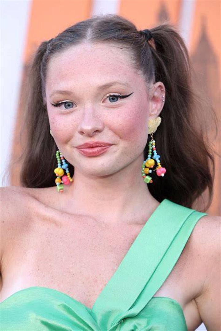 Who Is Zoe Colletti's Boyfriend Nicholai Perrett? Only Murders Within