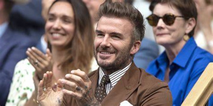 Worth 670M, David Beckham Shops at Local Grocery Hammers Nails &mdash; He&rsquo;s