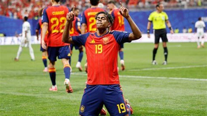 Yamal makes history for Spain