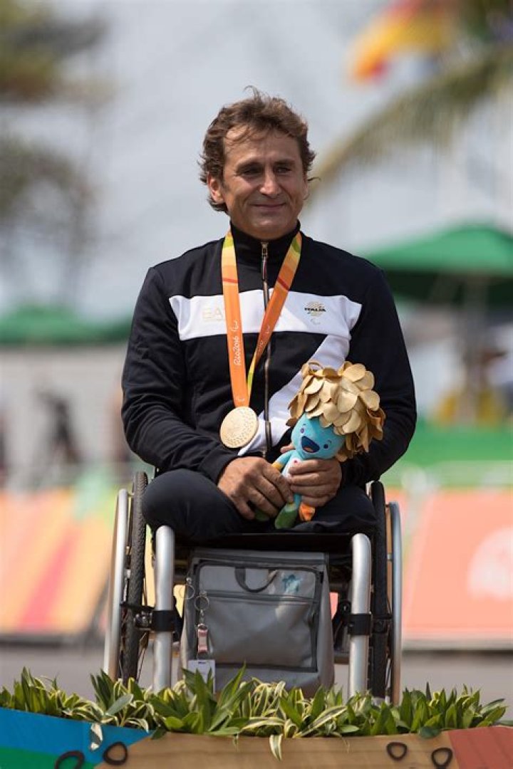 Zanardi secures third Paralympic gold after success in men’s H5 time trial
